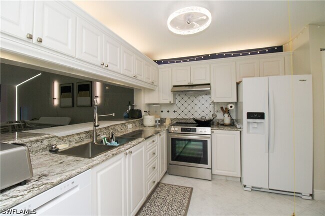 Building Photo - 5767 Deauville Cir
