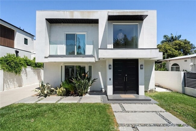 Building Photo - 4630 Cedros Ave