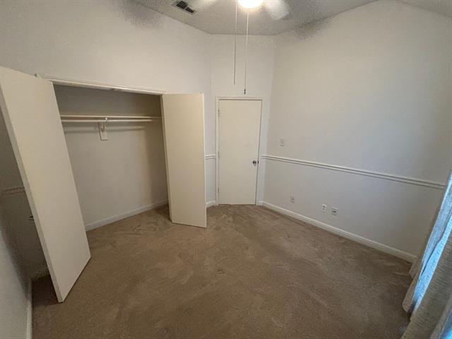 Building Photo - 10717 Canoe Rd