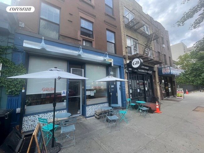 Building Photo - 228 Monroe St