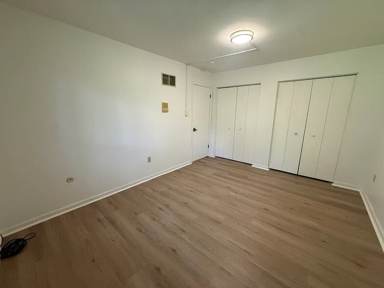 Room 2 - 2816 Bingham Dr