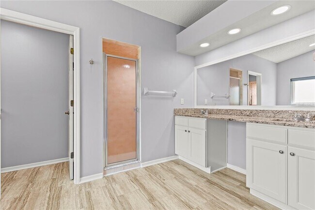 Building Photo - 9447 Ashley Dr