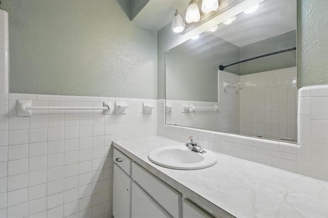 Building Photo - 2925 Portales Dr