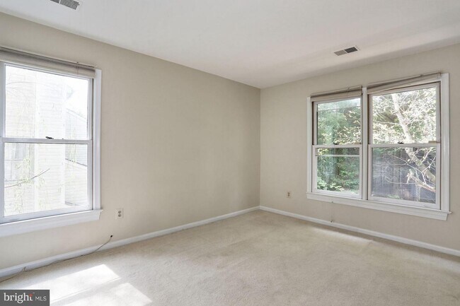 Building Photo - 4412 Sangamore Rd