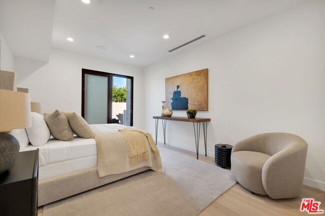 Building Photo - 3116 Elvido Dr