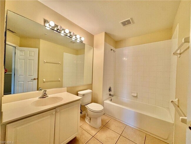 Building Photo - 860 Hampton Cir