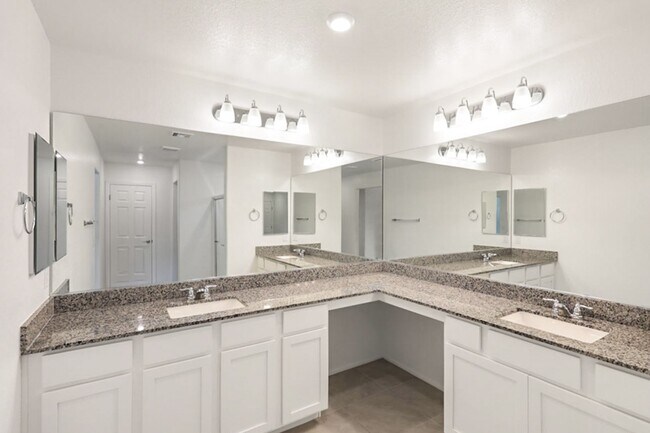Building Photo - 10589 Sariah Skye Ave