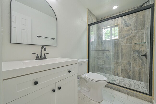 Building Photo - 1526 NW 45th St