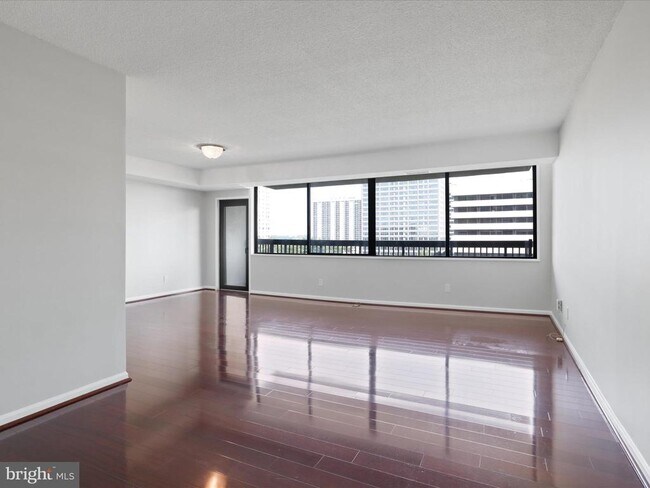 Building Photo - 3713 S George Mason Dr