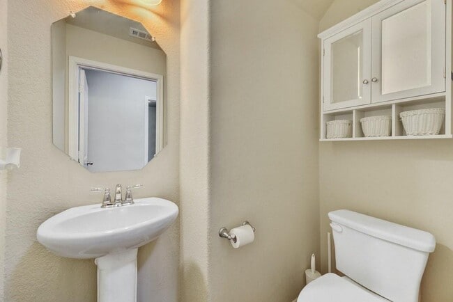 Building Photo - 1508 Sugarberry Ln