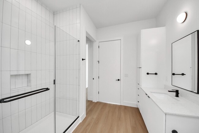 Building Photo - 2810 Riverby Rd