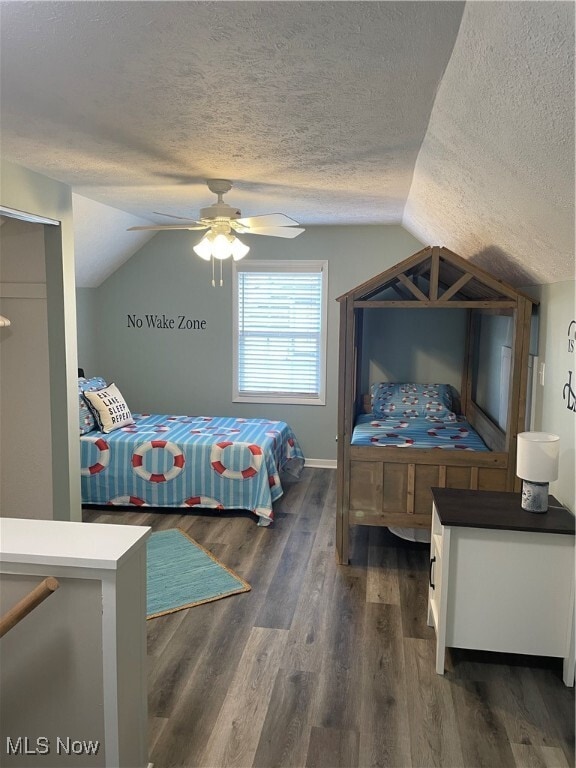 Building Photo - 2542 W 8th St