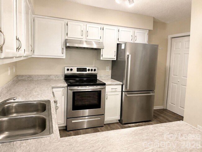 Building Photo - 7223 Winery Ln