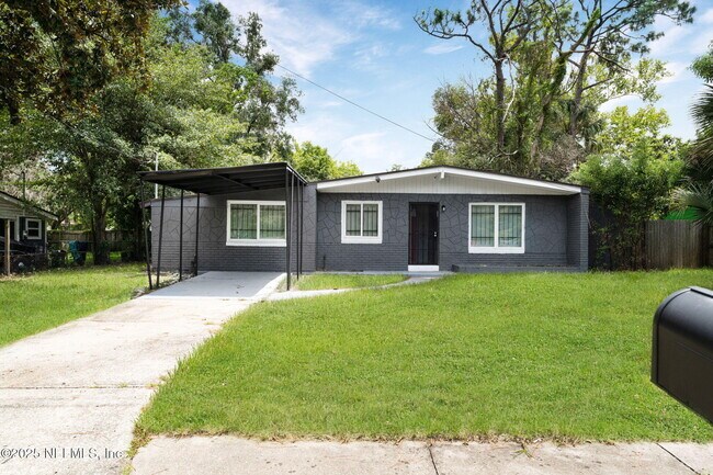 Primary Photo - 9155 Sibbald Rd