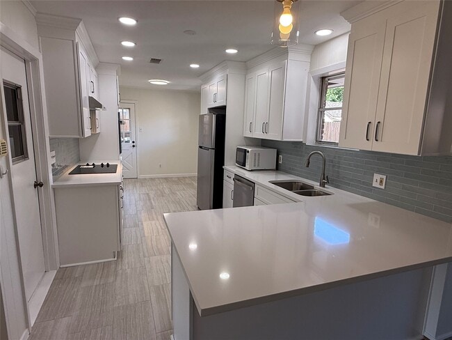 Building Photo - 10410 Barwood Dr
