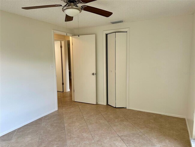 Building Photo - 12217 Buttonwood Row