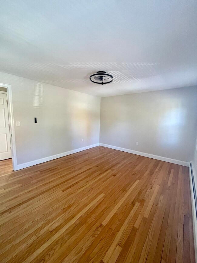 Building Photo - 173 Spruce St