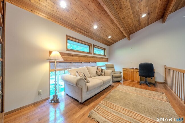 Building Photo - 278 Woodchuck Ln