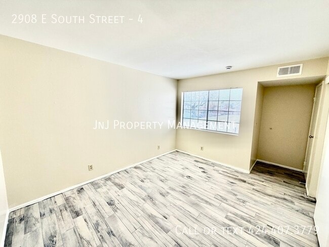 Building Photo - 2908 E South St