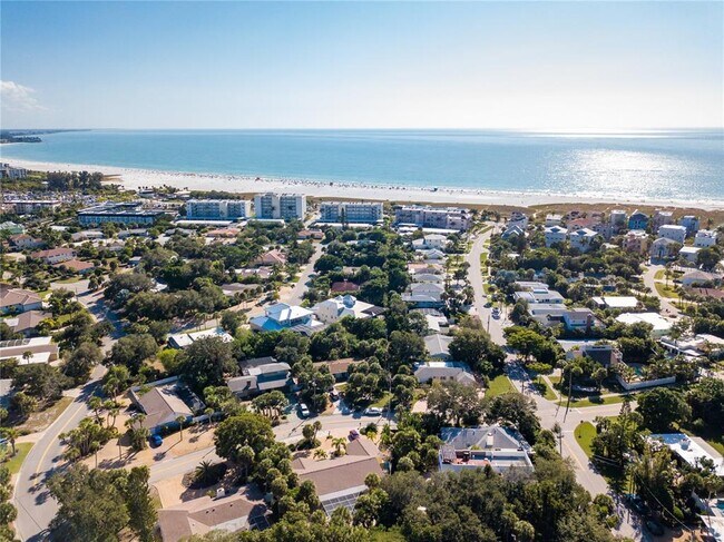 Building Photo - 3835 Almeria Ave