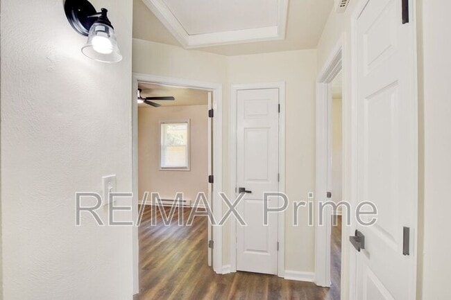 Building Photo - 1302 Linden Ave