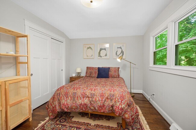 Building Photo - Ardmore Townhome Available Now