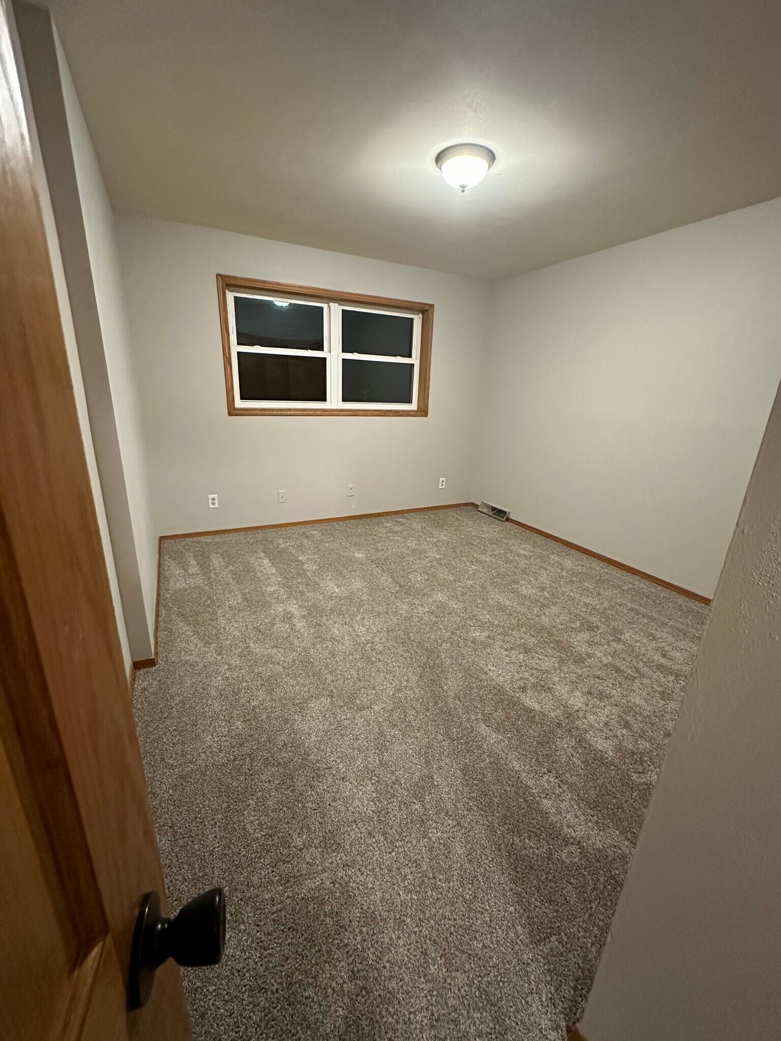 Building Photo - 609 Pheasant Ct