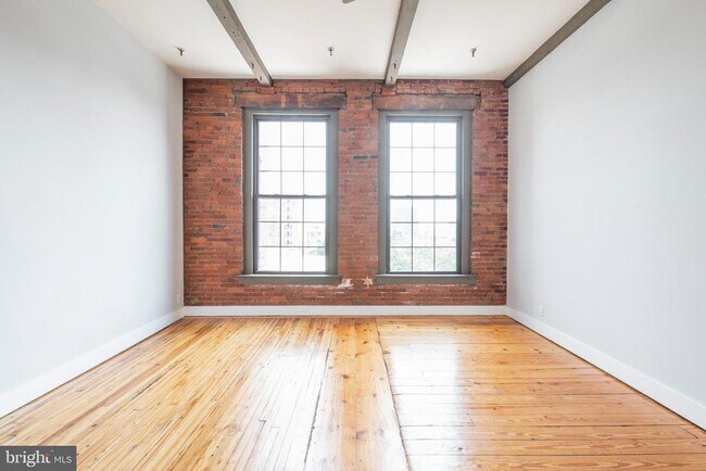 Building Photo - 313 Arch St