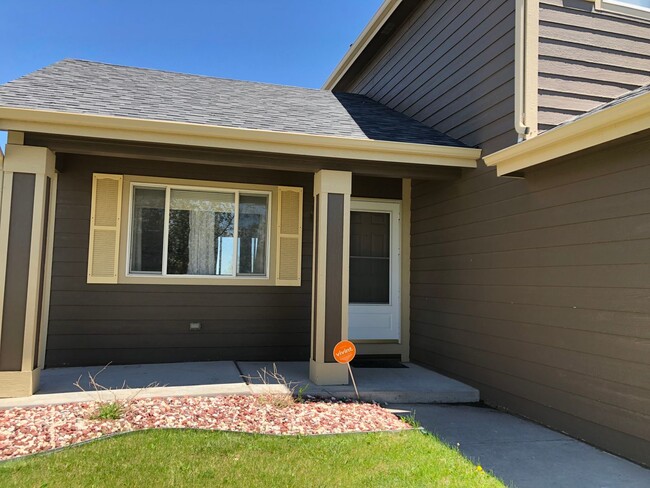 Building Photo - Pretty and roomy newer 3/4 bedroom Home