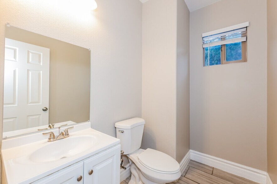 Building Photo - 196 Broken Putter Way