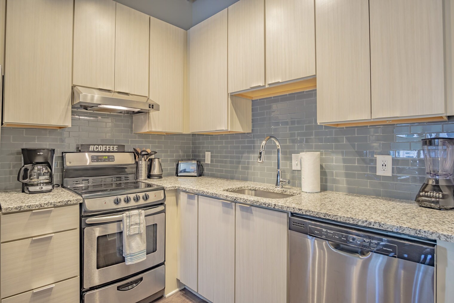Building Photo - 550 W Peachtree St NW