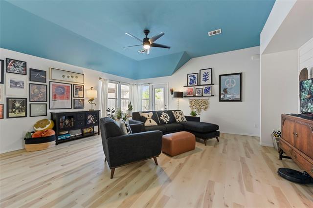 Building Photo - 508 Hackberry Dr