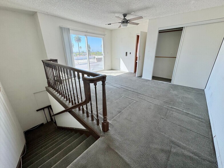 Building Photo - 1444 Centinela Ave