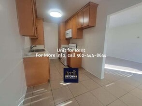 Building Photo - BROADWAY BOND