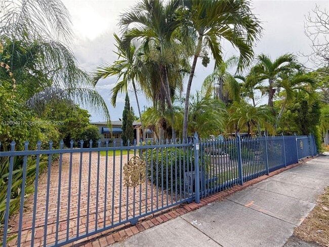 Building Photo - 3030 SW 57th Ave