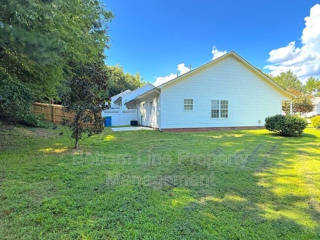 Building Photo - 718 Cody Ct