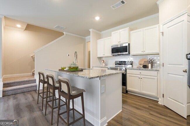 Building Photo - 11 Rubra Ln