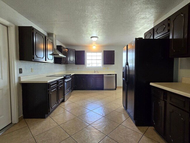Building Photo - 230 Mighty Oak Ln