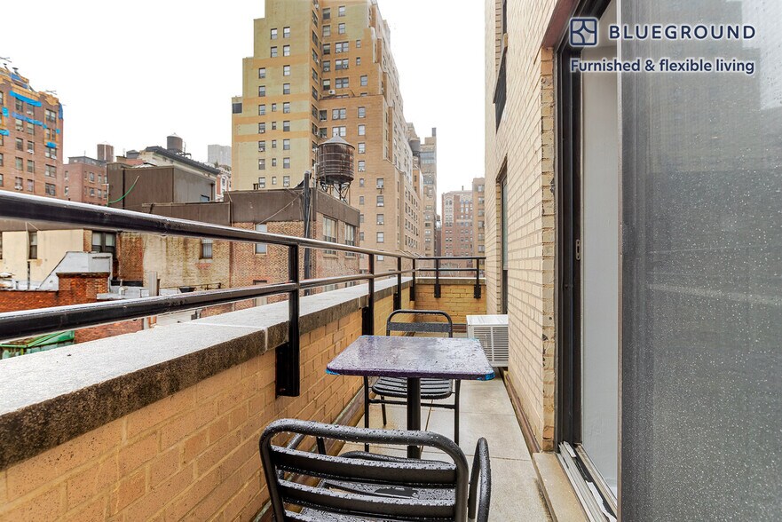 Building Photo - 240 W 73rd St