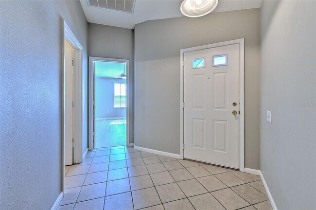 Building Photo - 5046 Gato Del Sol Cir