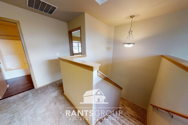Building Photo - Great Location! Easy JBLM Commute!