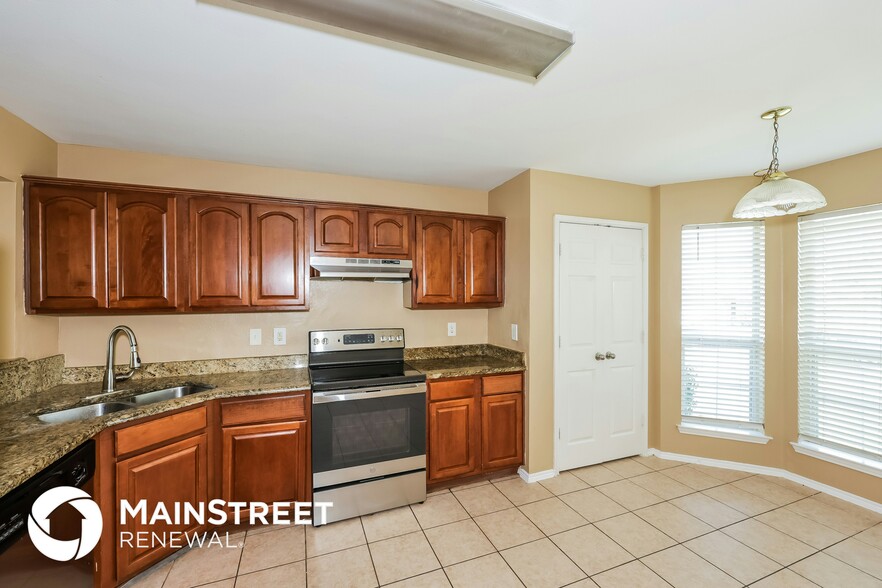 Building Photo - 1244 Cleardale Dr