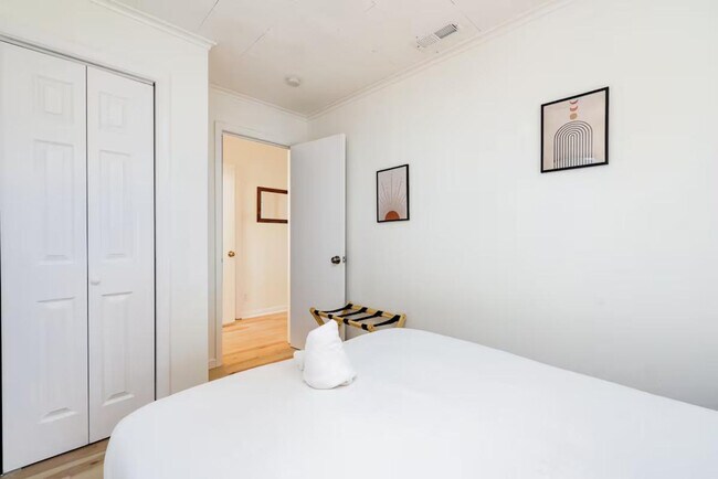 Building Photo - 4421 Picajune Ave