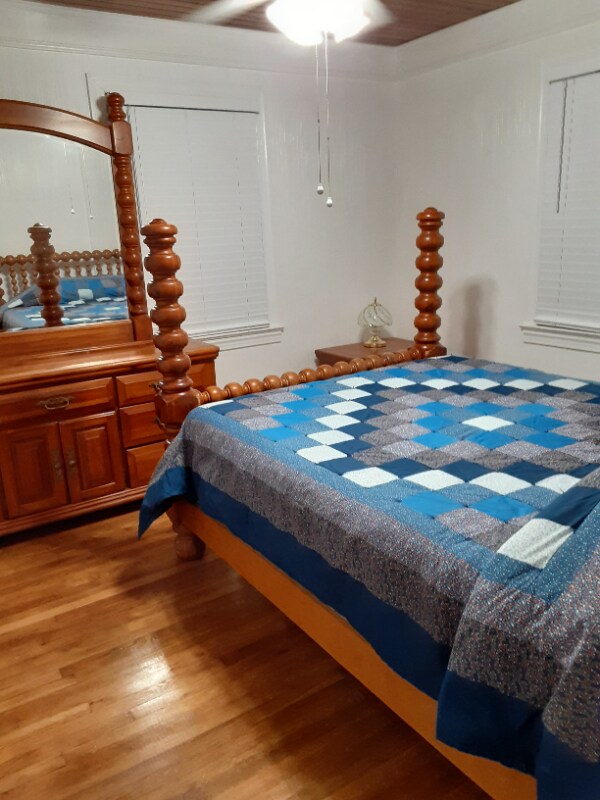 Building Photo - 126 W Hope Dr