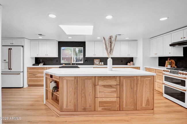 Building Photo - 10624 N 38th St