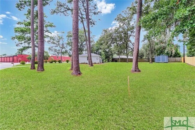 Building Photo - 302 Larbre Rd