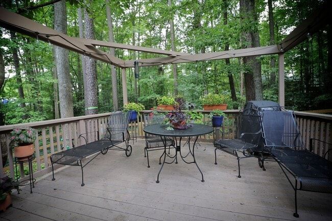 Building Photo - 2804 Cove Ridge Rd