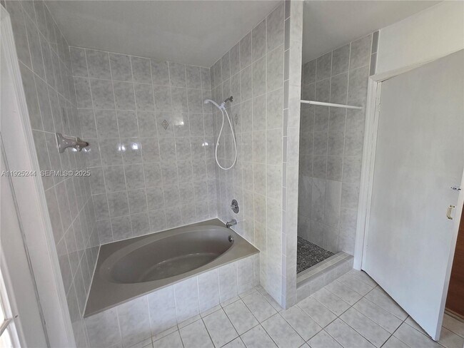 Building Photo - 894 NW 134th Pl