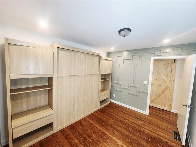 Building Photo - 3158 Cloverhurst Dr