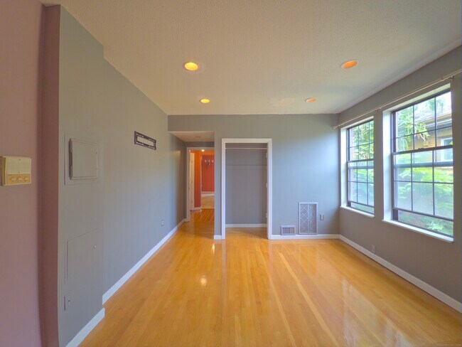 Building Photo - 421 Wethersfield Ave